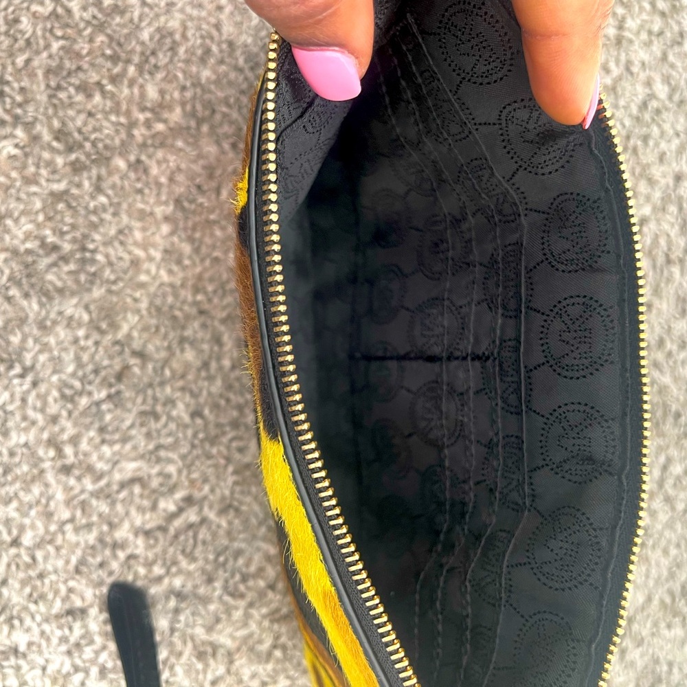 Michael Kors - Bedford Hair Calf Clutch - Picture 9 of 9